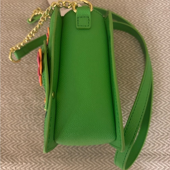 487-ATTT Betsey Johnson Cactus Heart Trim /3D Stud Flower/ Arms Move Crossbody - Picture 9 of 15